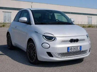 Nuova Fiat 500e La Prima 42 kW (58 CV) 2025 Grigio Berlina