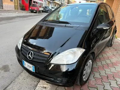 Usata Mercedes A160 Elegance 82 CV (60 kW) 2011 Nero Utilitaria