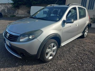 usata Dacia Sandero 1.6 8V 90CV AUTO IN BUONE CONDIZIONI GENERALI