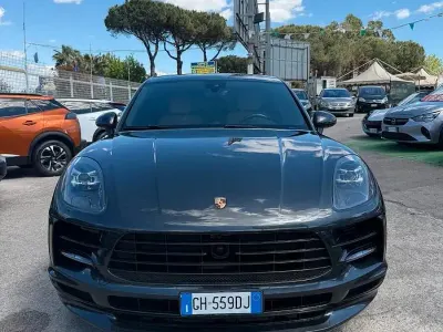 Używany Porsche Macan 245 KM (180 kW) 2019 Szary SUV