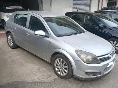 Usata Opel Astra 90 CV (66 kW) 2006 Grigio Berlina