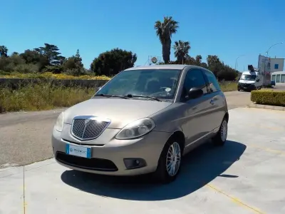 Usata Lancia Ypsilon 90 CV (66 kW) 2009 Grigio Utilitaria