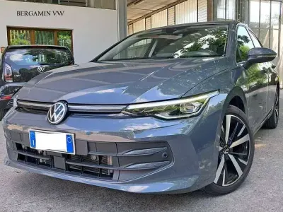 Usata VW Golf VIII Edition 116 CV (85 kW) 2024 Dolphn grey metallic Berlina