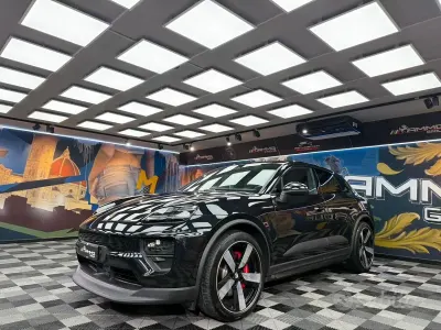 Usata Porsche Macan 380 kW (517 CV) 2025 Nero SUV