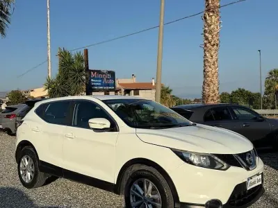 Usata Nissan Qashqai Acenta 110 CV (80 kW) 2015 Bianco SUV