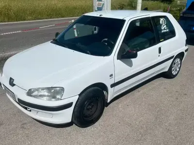 Usata Peugeot 106 50 CV (36 kW) 1996 Bianco Utilitaria