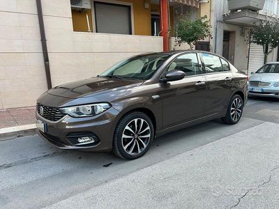 Usata Fiat Tipo Lounge 120 CV (88 kW) 2015 Marrone Berlina