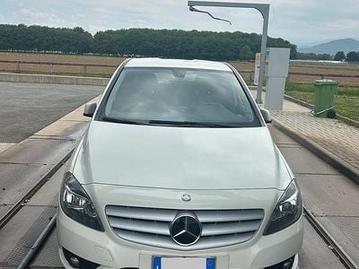 Usata Mercedes B180 Executive 122 CV (89 kW) 2013 Bianco Monovolume