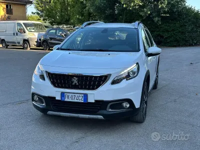 Usata Peugeot 2008 GT-line 110 CV (80 kW) 2017 Bianco SUV