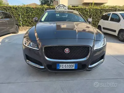 Usata Jaguar XF 179 CV (131 kW) 2016 Grigio Berlina