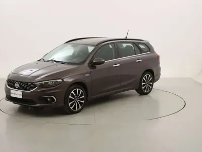 Usata Fiat Tipo Lounge 120 CV (88 kW) 2021 Marrone Station wagon