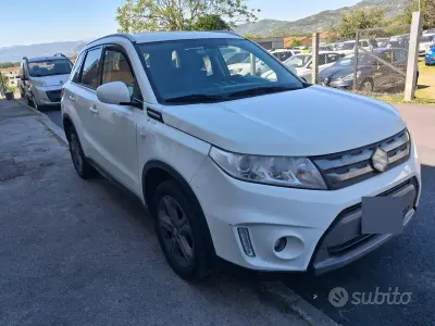 Usata Suzuki Vitara Cool 120 CV (88 kW) 2016 Bianco SUV