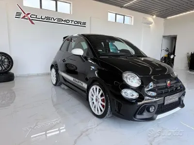 Usata Abarth 695 Esseesse 180 CV (132 kW) 2022 Nero Utilitaria