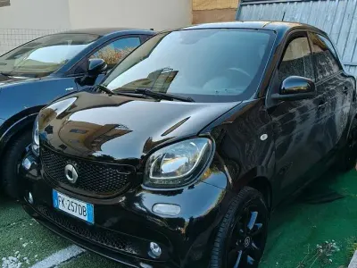 Usata Smart ForFour 71 CV (52 kW) 2017 Nero Utilitaria