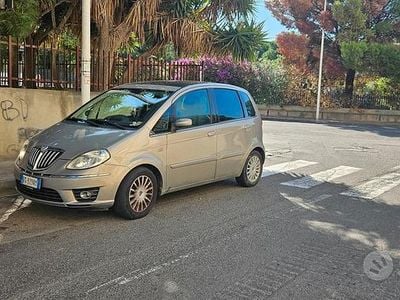 Usata Lancia Musa 135 CV (99 kW) 2008 Grigio Monovolume