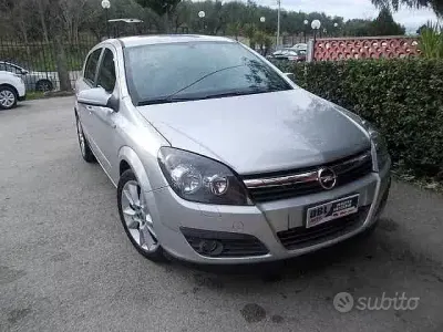 Usata Opel Astra 101 CV (74 kW) 2007 Marrone Berlina
