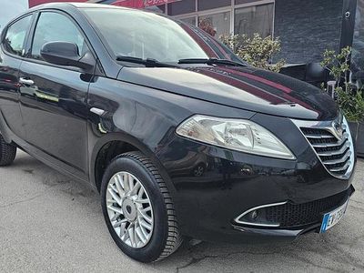Usata Lancia Ypsilon Gold 85 CV (62 kW) 2014 Nero Utilitaria