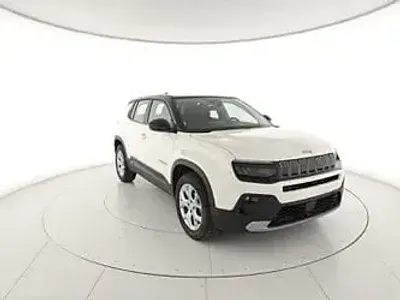 Usata Jeep Avenger Altitude 101 CV (74 kW) 2025 Beige SUV