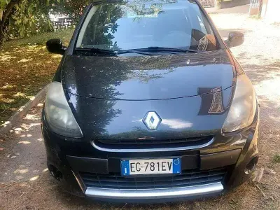 Usata Renault Clio III 75 CV (55 kW) 2011 Nero Berlina