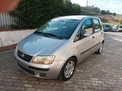 Usata Fiat Idea Dynamic 75 CV (55 kW) 2005 Grigio Monovolume