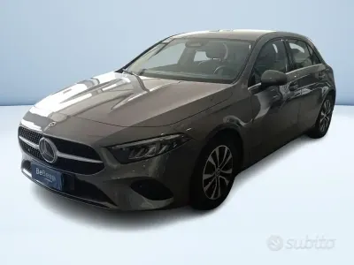 Usata Mercedes A180 Advanced 116 CV (85 kW) 2025 Grigio Berlina