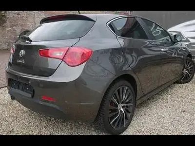 Usata Alfa Romeo Giulietta Quadrifoglio 105 CV (77 kW) 2013 Utilitaria