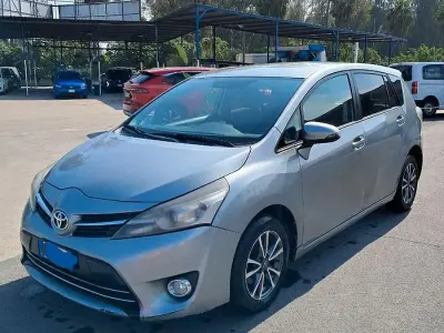 Usata Toyota Verso 126 CV (92 kW) 2013 Grigio Monovolume