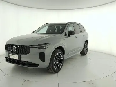 Usata Volvo XC90 Plus 455 CV (334 kW) 2025 Grigio SUV