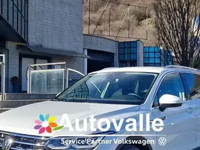 Usata VW Tiguan R-line 150 CV (110 kW) 2024 Bianco SUV