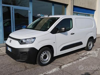 Usata Fiat Doblò 102 CV (75 kW) 2023 Bianco Monovolume