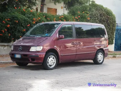 Usata Mercedes V220 122 CV (89 kW) 2001 Rosso Monovolume