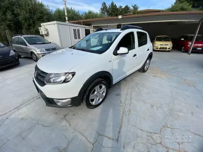 Usata Dacia Sandero Stepway 90 CV (66 kW) 2016 Bianco Berlina