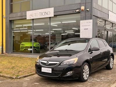 Usata Opel Astra Cosmo 140 CV (102 kW) 2011 Nero Berlina