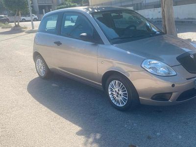 Usata Lancia Ypsilon 77 CV (56 kW) 2009 Oro Utilitaria
