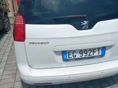Usata Peugeot 5008 150 CV (110 kW) 2011 Bianco Monovolume