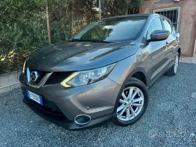 Usata Nissan Qashqai Acenta 110 CV (80 kW) 2015 Grigio SUV