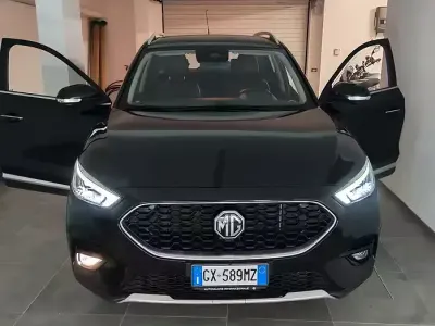 Usata MG ZS Luxury 116 CV (85 kW) 2025 Nero SUV