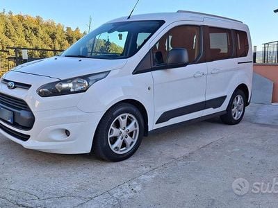 Begagnad Ford Tourneo Connect 116 HK (85 kW) 2016 Vit Minibuss