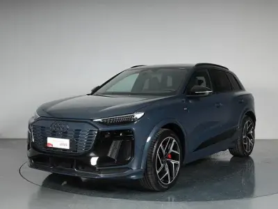 Usata Audi Q6 e-tron S-Line 284 kW (387 CV) 2025 Blu plasma metallizzato SUV