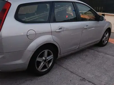 Usata Ford Focus 109 CV (80 kW) 2008 Grigio Station wagon