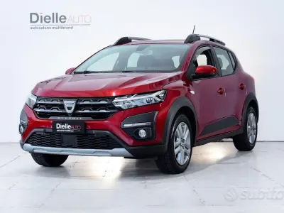 Usata Dacia Sandero Comfort 101 CV (74 kW) 2021 Rosso SUV