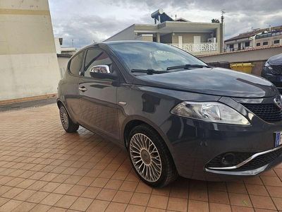 Usata Lancia Ypsilon Silver 69 CV (50 kW) 2017 Utilitaria