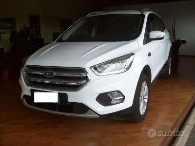 Usado Ford Kuga Titanium 120 CV (88 kW) 2018 Blanco SUV