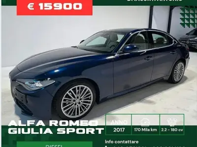 Używany Alfa Romeo Giulia 180 KM (132 kW) 2017 Niebieski Sedan/Limuzyna