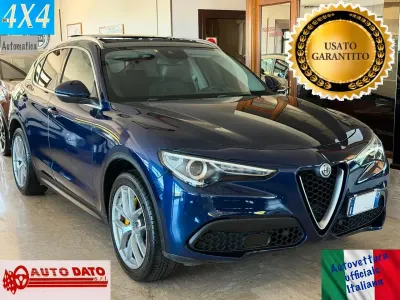 Usata Alfa Romeo Stelvio Executive 209 CV (153 kW) 2018 Blu SUV