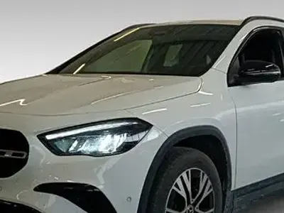 Usata Mercedes CLA200 Advanced Plus 150 CV (110 kW) 2024 Argento Coupé