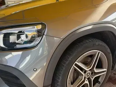 Usata Mercedes GLB200 Premium 2021 Grigio SUV
