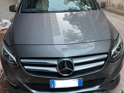 Usata Mercedes B180 Executive 109 CV (80 kW) 2017 Grigio Monovolume