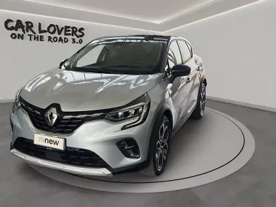 Usata Renault Captur Intens 101 CV (74 kW) 2021 Grigio chiaro SUV