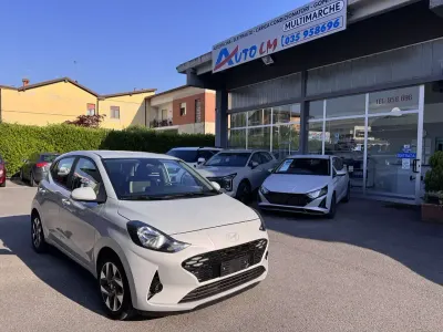 Usata Hyundai i10 67 CV (49 kW) 2024 Argento Utilitaria